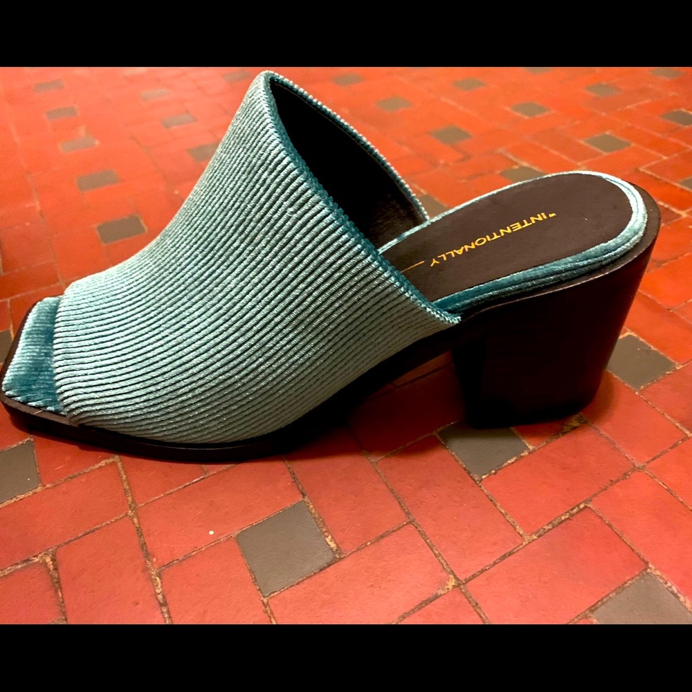 Intentionally Blank Heel